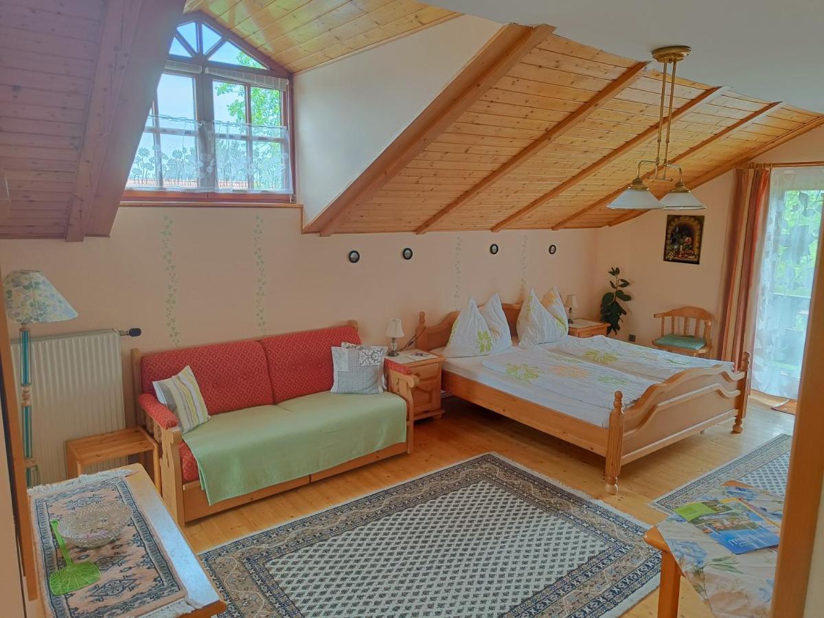 Haus Sundl - Privatzimmer Emmersdorf an der Donau Eksteriør billede
