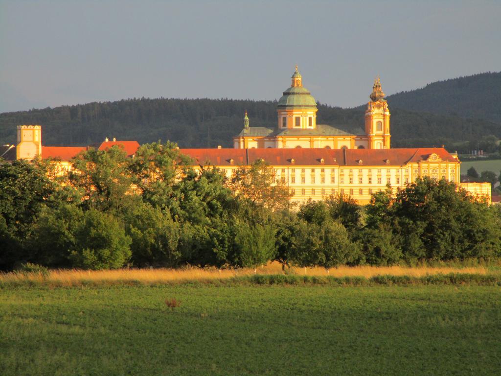 Haus Sundl - Privatzimmer Emmersdorf an der Donau Eksteriør billede